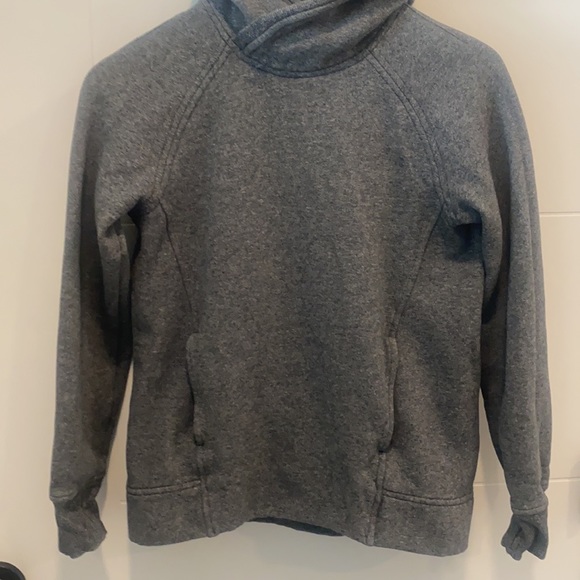 Lululemon grey pullover hoodie size 4, but fits like a 2! - Picture 5 of 9